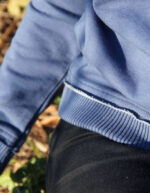 Dettaglio cucitura a contrasto