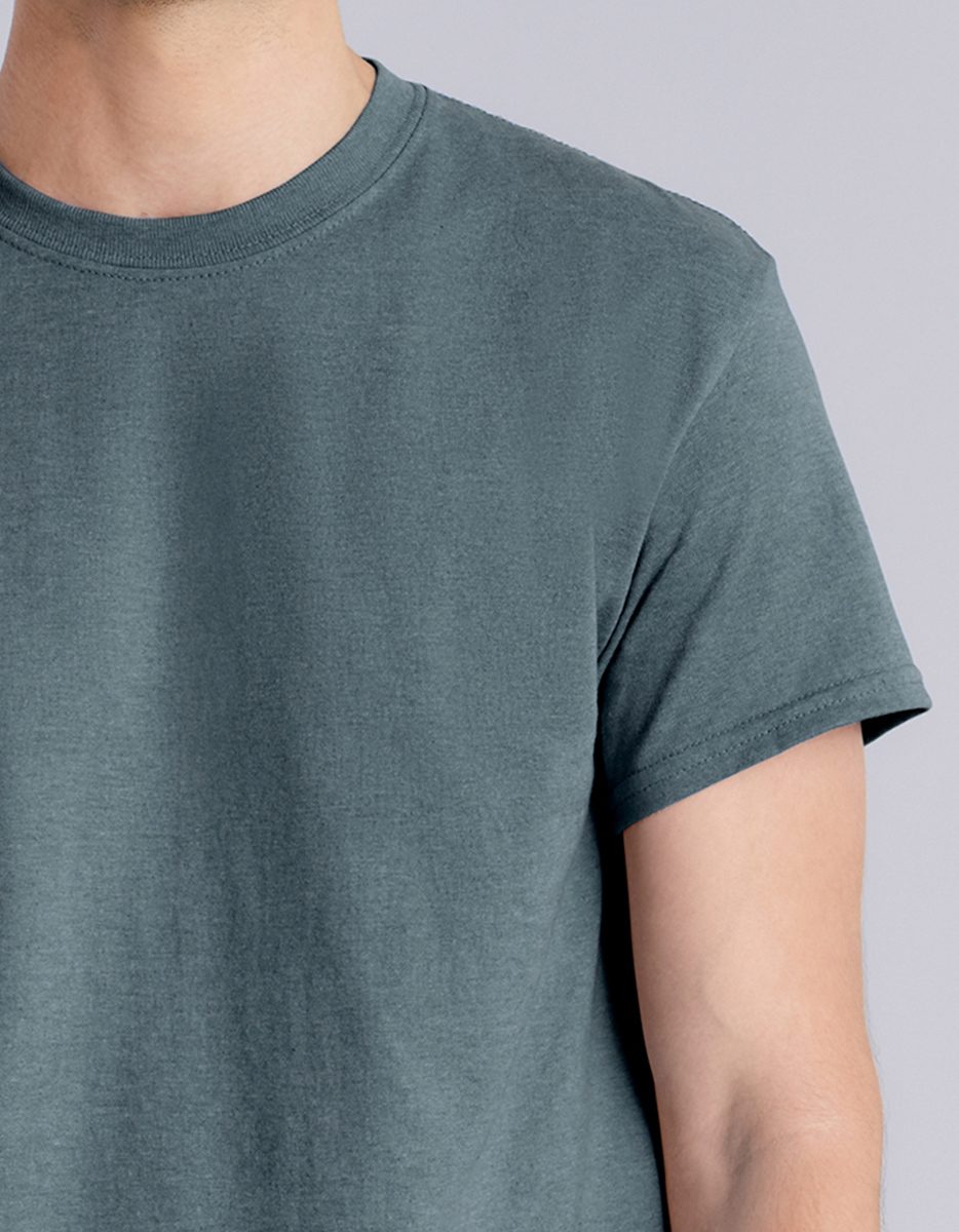 Maglietta uomo heavy cotton gildan dettaglio