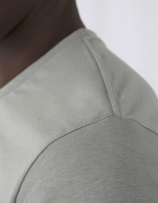 Maglietta uomo inspire b&c dettaglio spalla