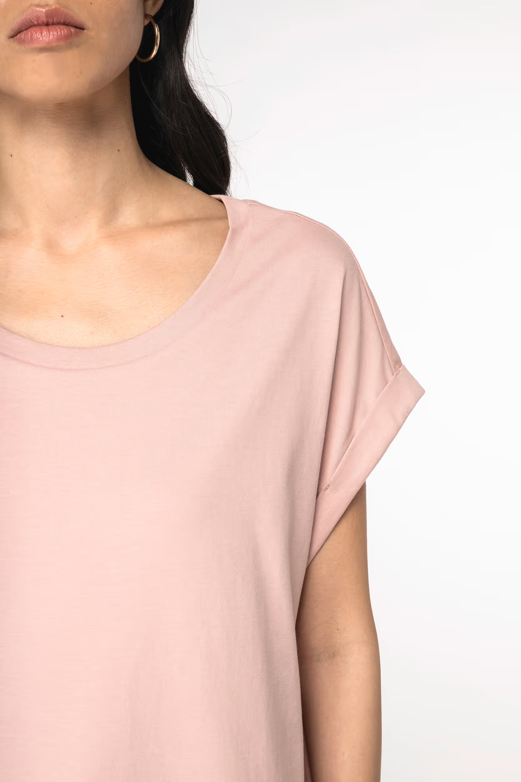T-shirt donna ecosostenibile con maniche con risvolto - immagine 3